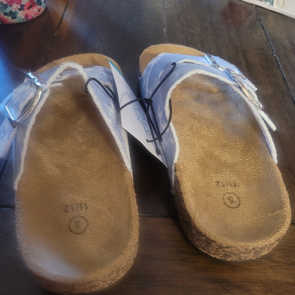 Blue tye die slides for child